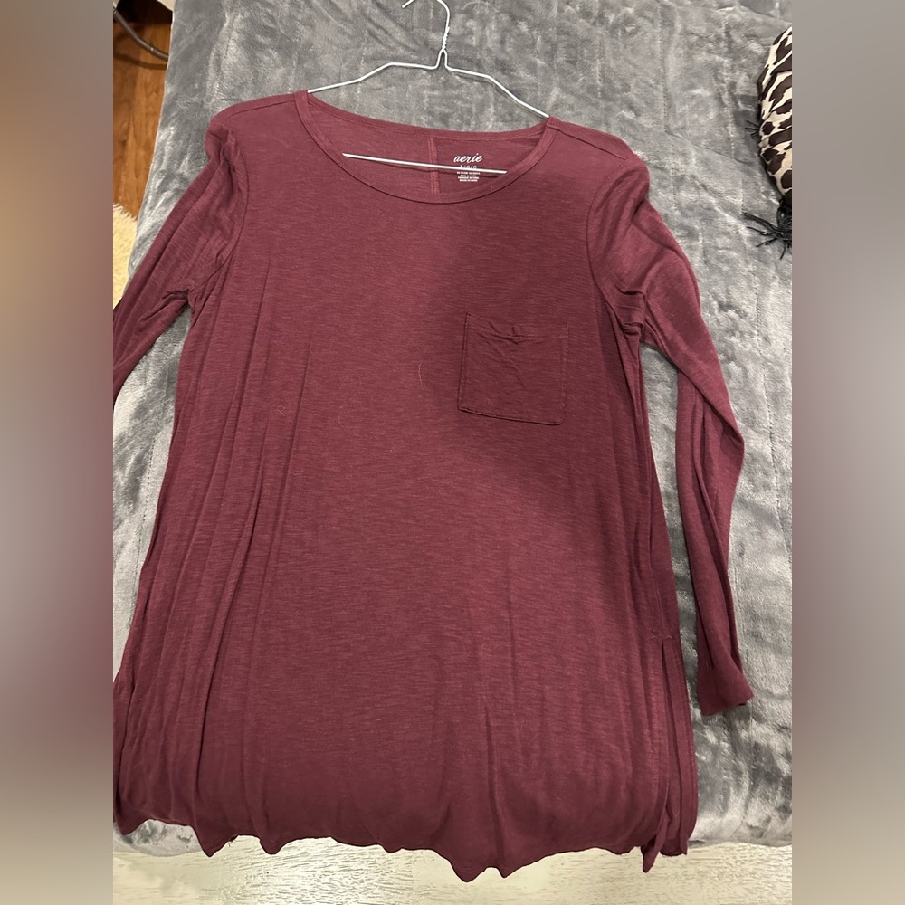 Aerie red-ish top size large